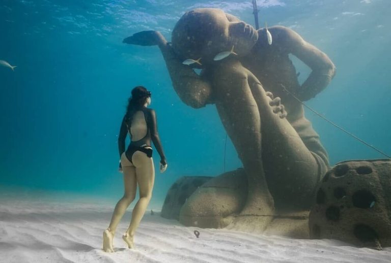 Ocean Atlas patung bawah laut Karya Jason deCaires Taylor