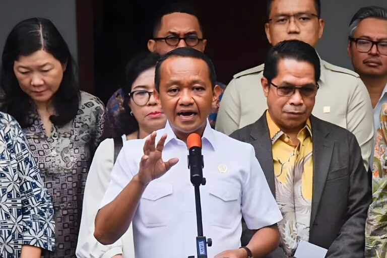 Izin Tambang & BBM Beretanol: Kebijakan Kontroversial di Sektor ESDM 2025