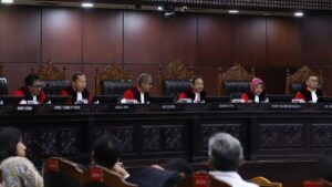 MK Perintahkan Pemerintah Buat Kajian Usia Pensiun Guru 65 Tahun