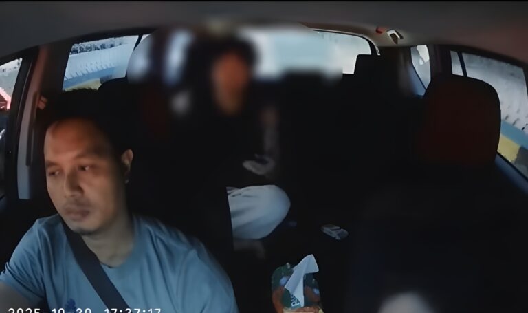 Terjebak Macet Jakarta, Pria Diduga WN Korsel Mengamuk di Taksi Online