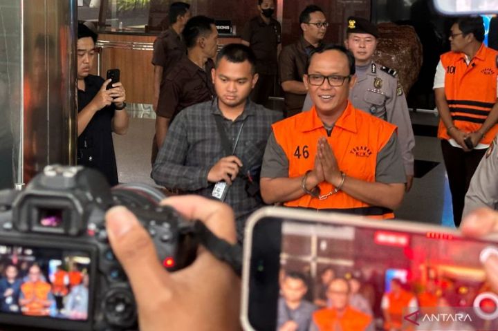 Istri Bupati Lampung Tengah Ardito Wijaya Diperiksa KPK, Ini Rangkaian Kasusnya