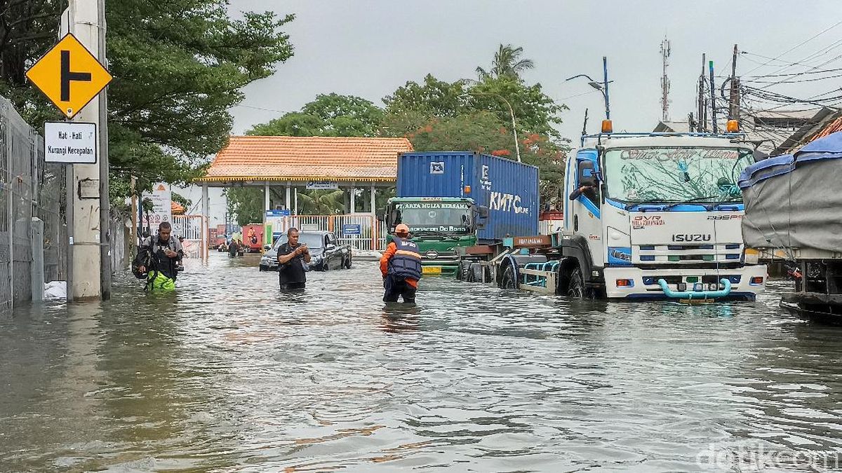 Banjir Jakarta Meluas, 23 Ruas Jalan dan 10 RT Tergenang di Jakarta Selatan dan Utara